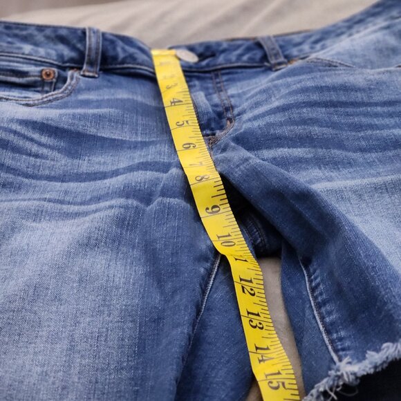 American Eagle Skinny Bermuda Shorts - Picture 3 of 14